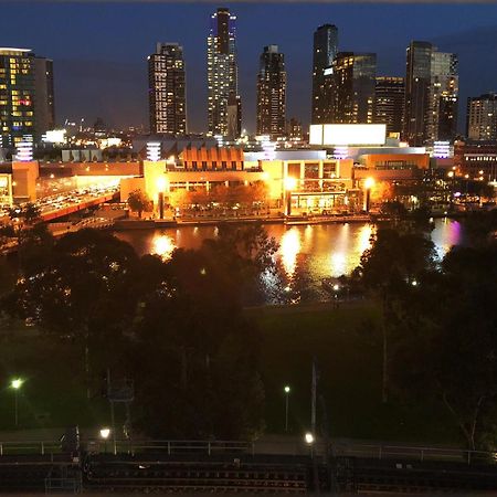 Melbourne River Views Apartment Екстериор снимка