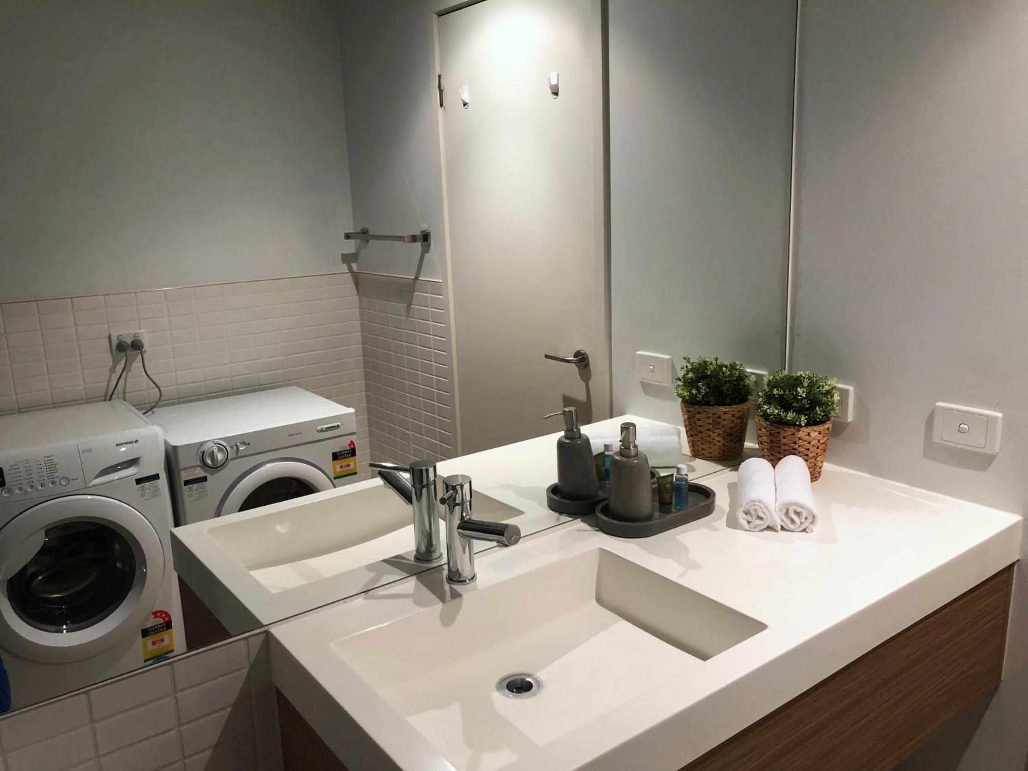 Melbourne River Views Apartment Екстериор снимка