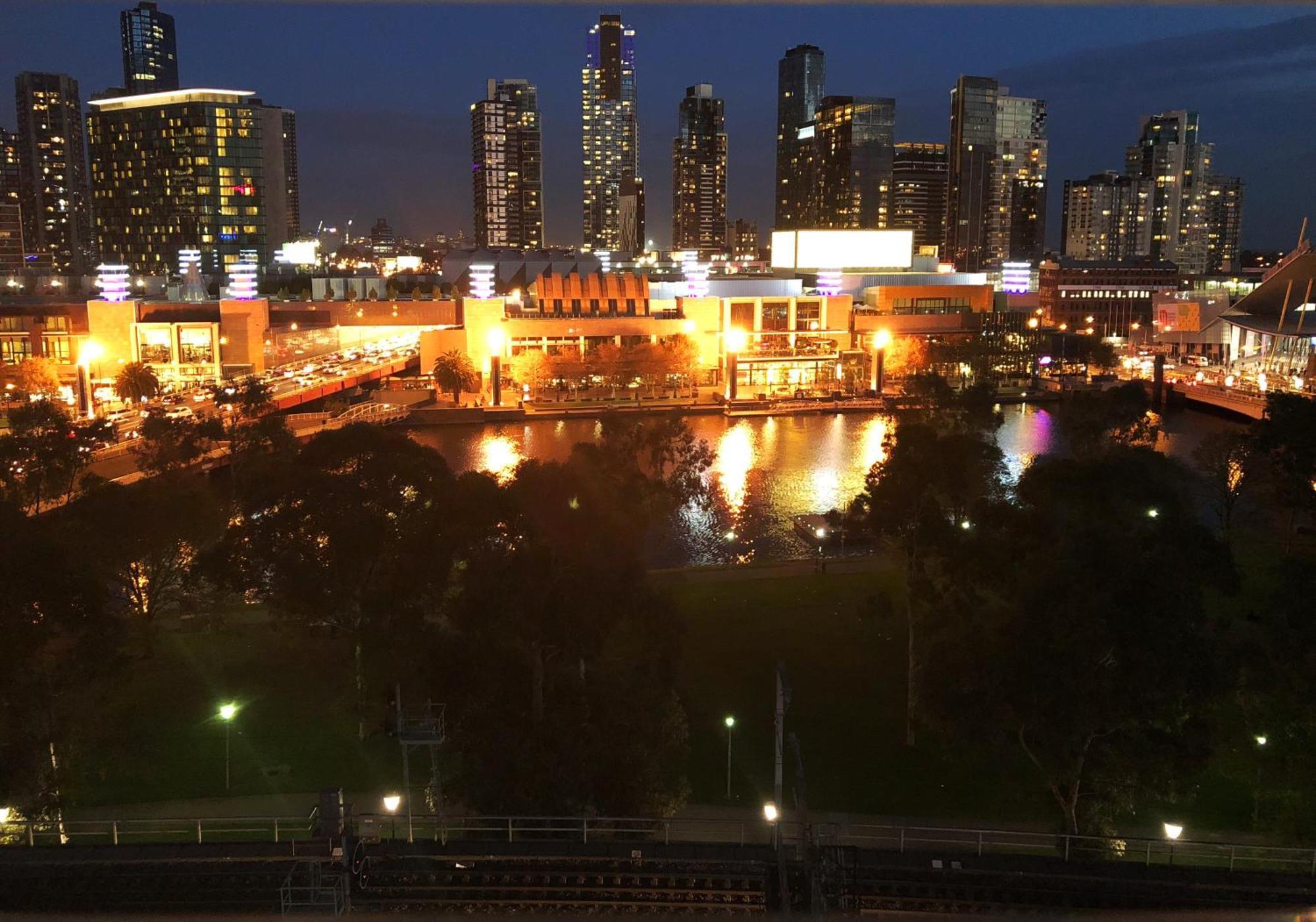 Melbourne River Views Apartment Екстериор снимка