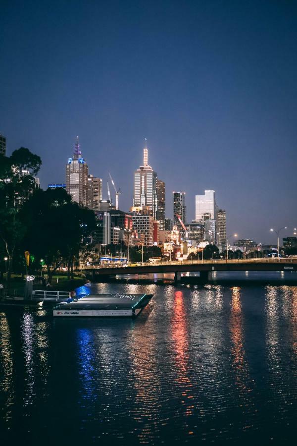 Melbourne River Views Apartment Екстериор снимка